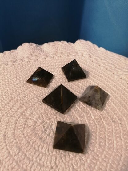 Labradorite Pyramide