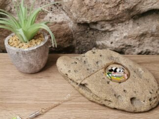 Fluorite verte et son panda lecteur marque-pages